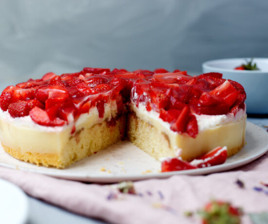 Fraeulein Meer backt Erdbeer-Rhabarber-Kuchen