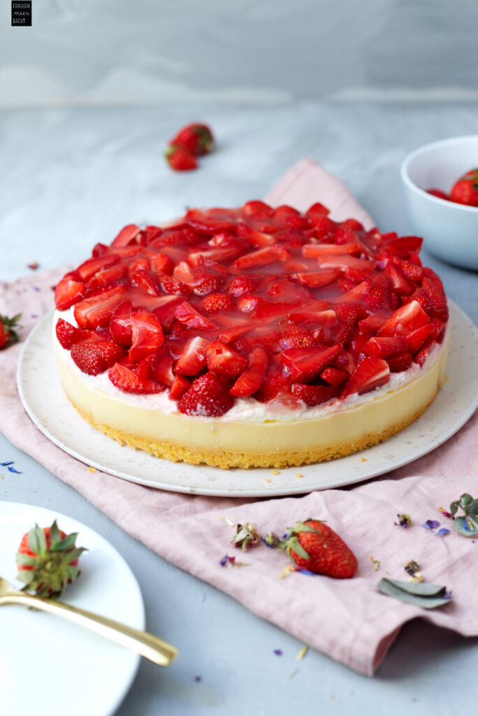 Fraeulein Meer backt Erdbeer-Rhabarber-Kuchen