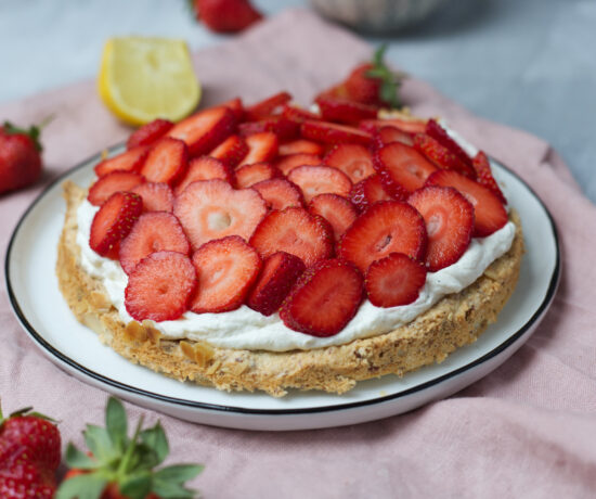 Fraeulein Meer backt Erdbeer-Mandelkuchen