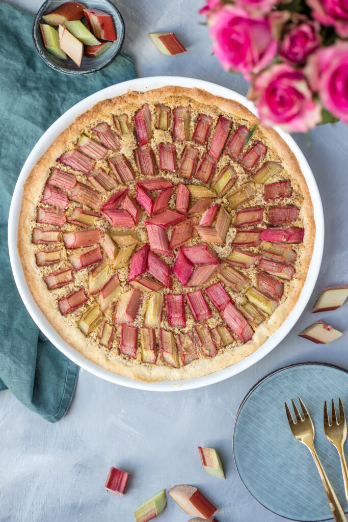 Fraeluein Meer backt Rhabarber Tarte mit gemahlenen Mandeln 